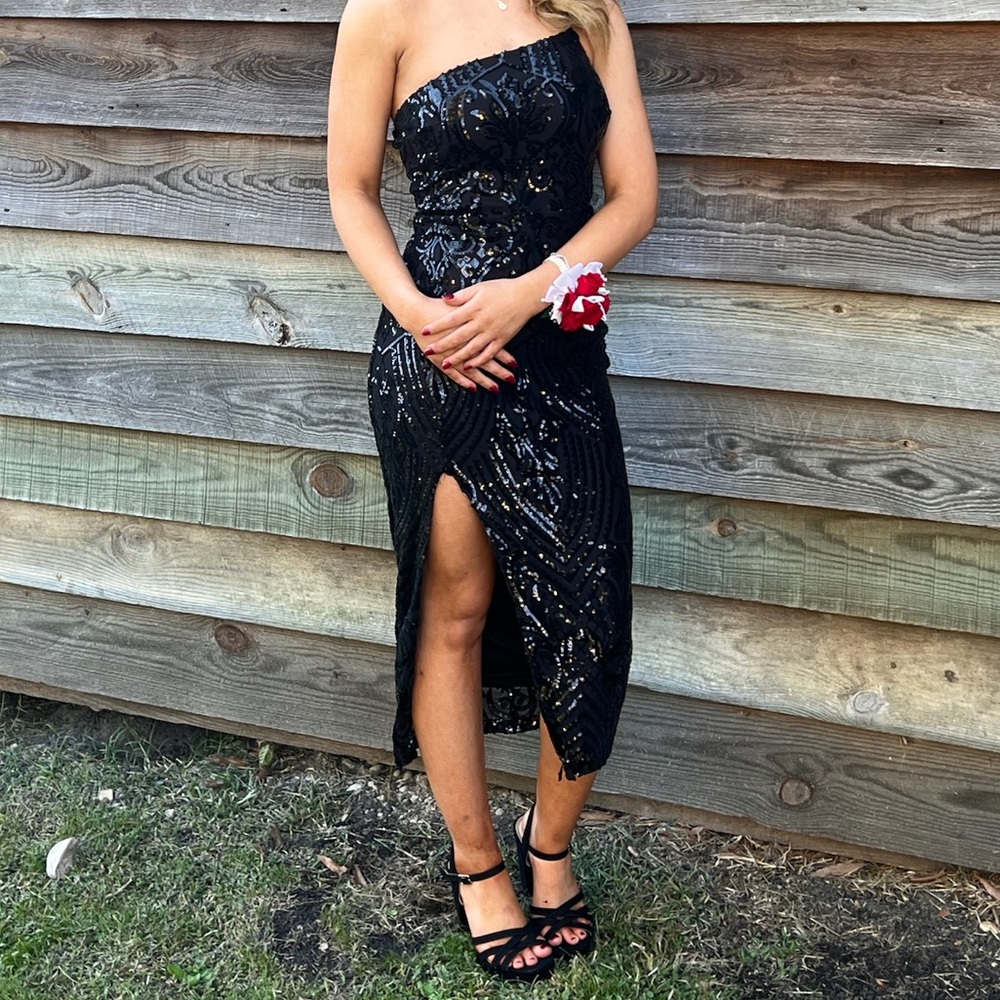 BLACK ONE SHOULDER HOCO DRESS